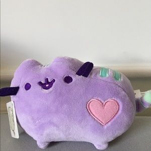 Small pusheen stuffie